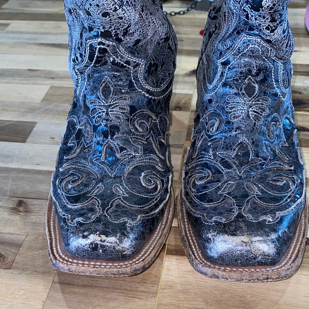 Vintage Corral boots Black with distressing and Lizard inlay - Picture 3 of 14